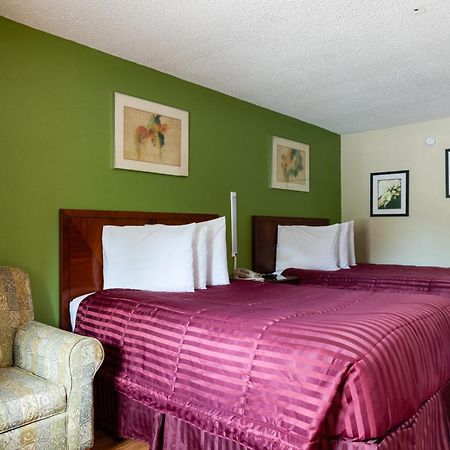 Country Hearth Inn & Suites Marietta Смирна Экстерьер фото