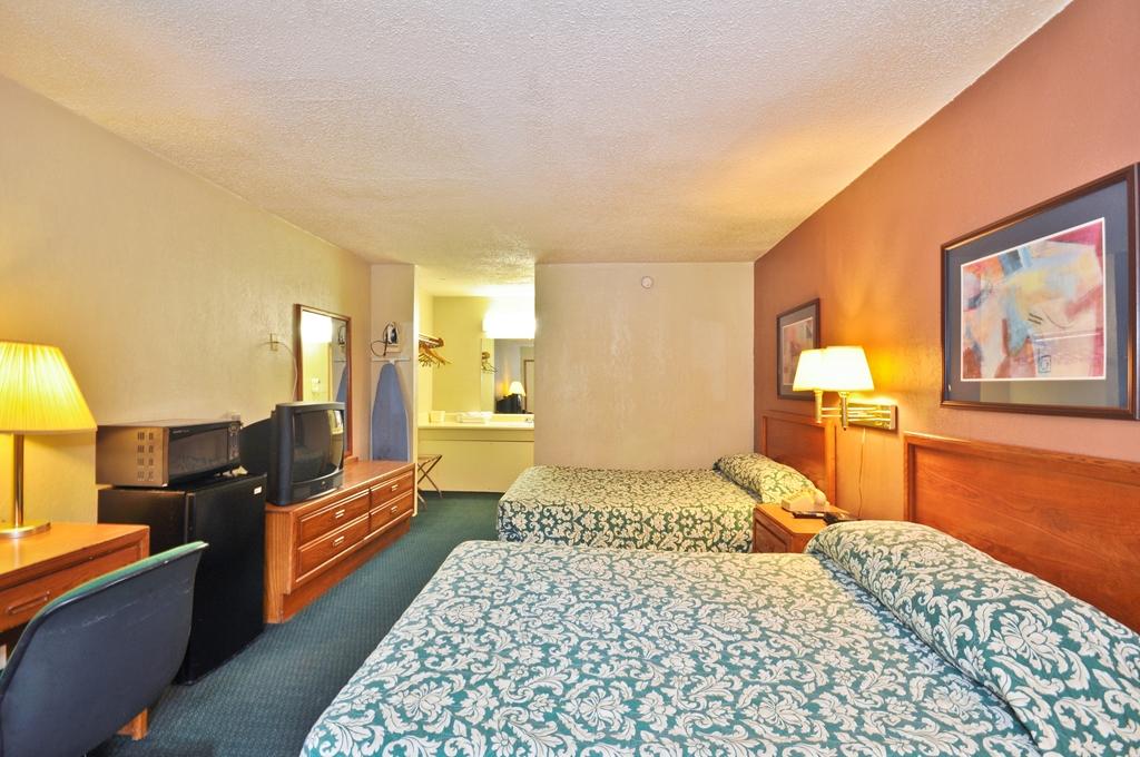 Country Hearth Inn & Suites Marietta Смирна Номер фото