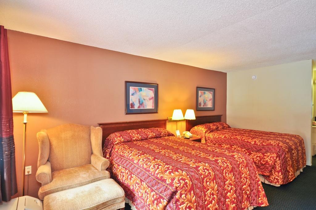 Country Hearth Inn & Suites Marietta Смирна Номер фото