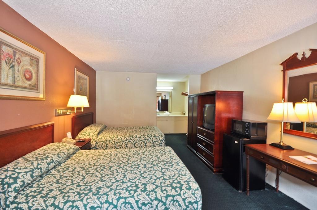 Country Hearth Inn & Suites Marietta Смирна Номер фото