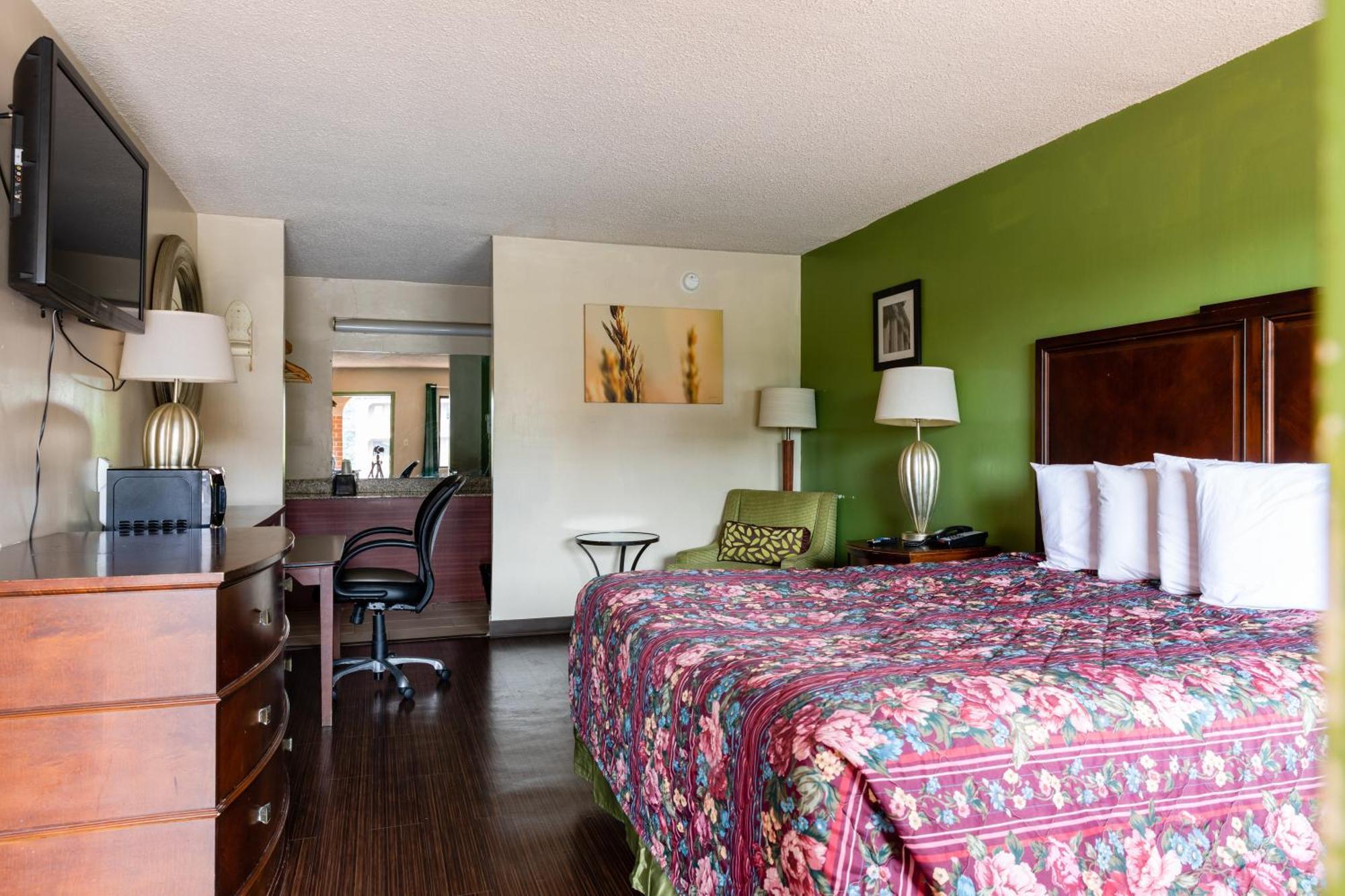 Country Hearth Inn & Suites Marietta Смирна Экстерьер фото