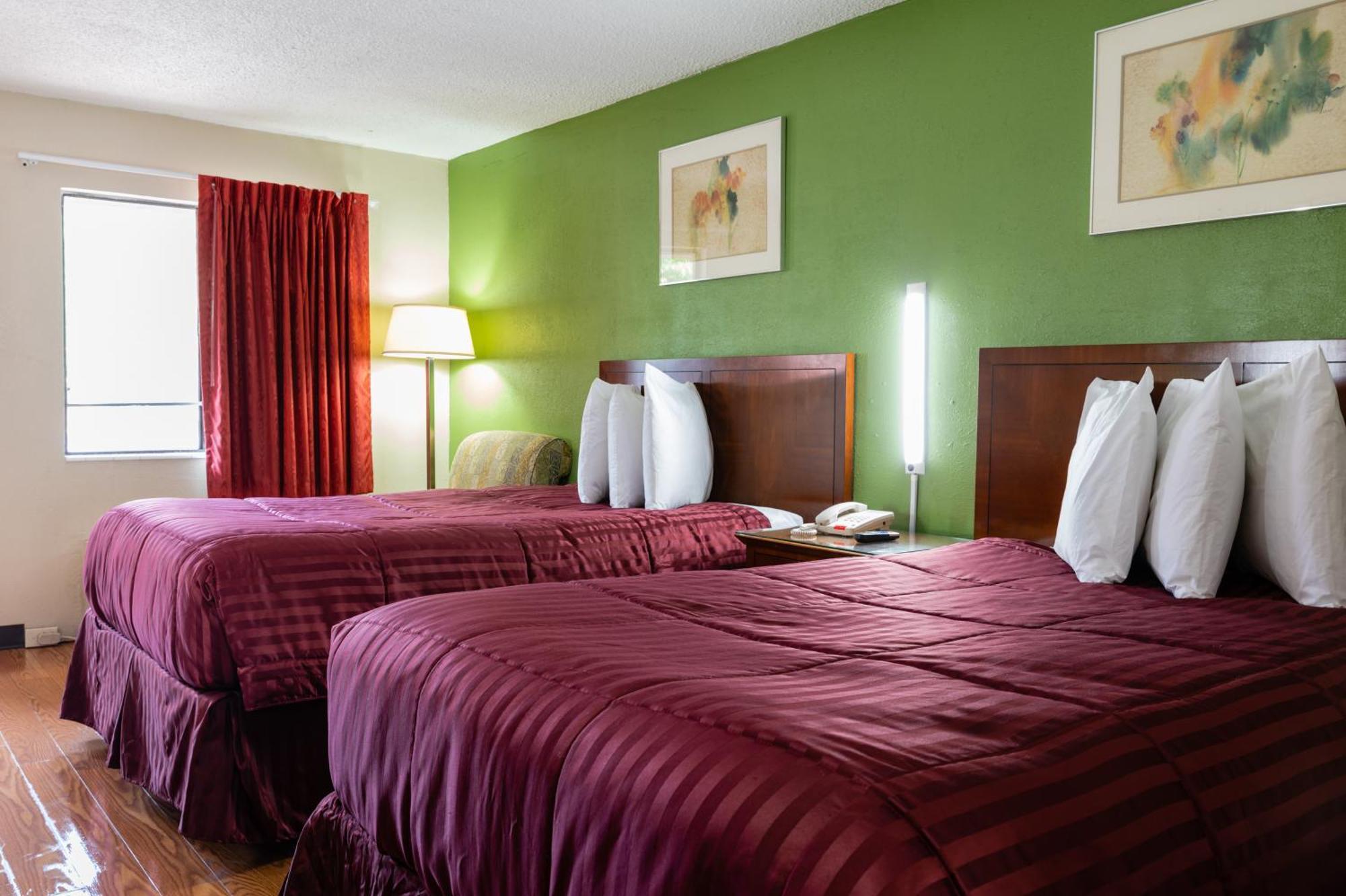 Country Hearth Inn & Suites Marietta Смирна Экстерьер фото