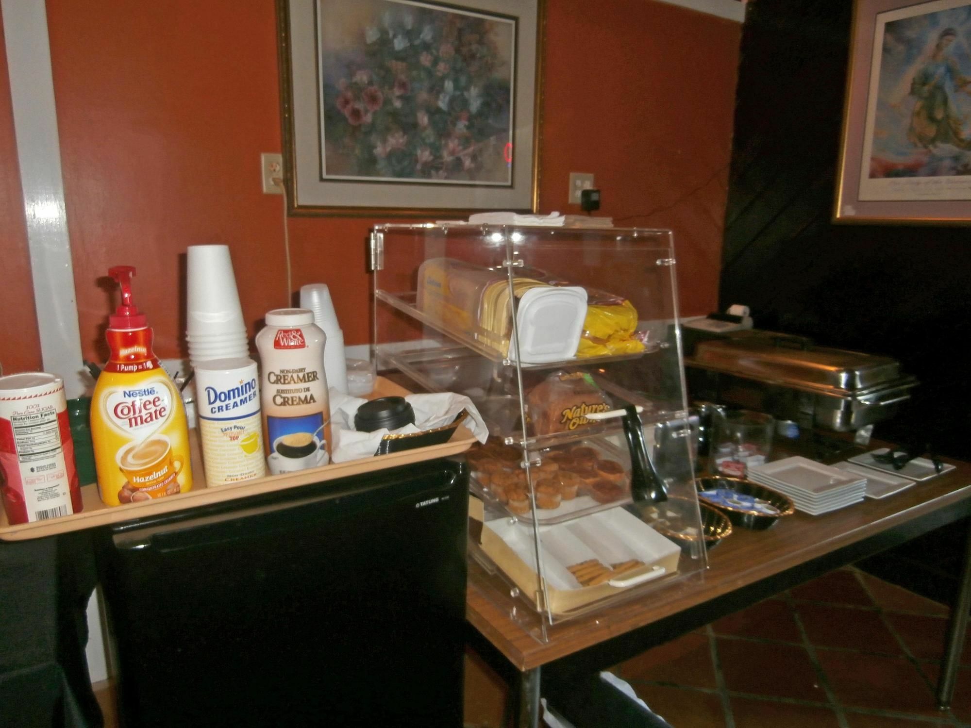 Country Hearth Inn & Suites Marietta Смирна Экстерьер фото