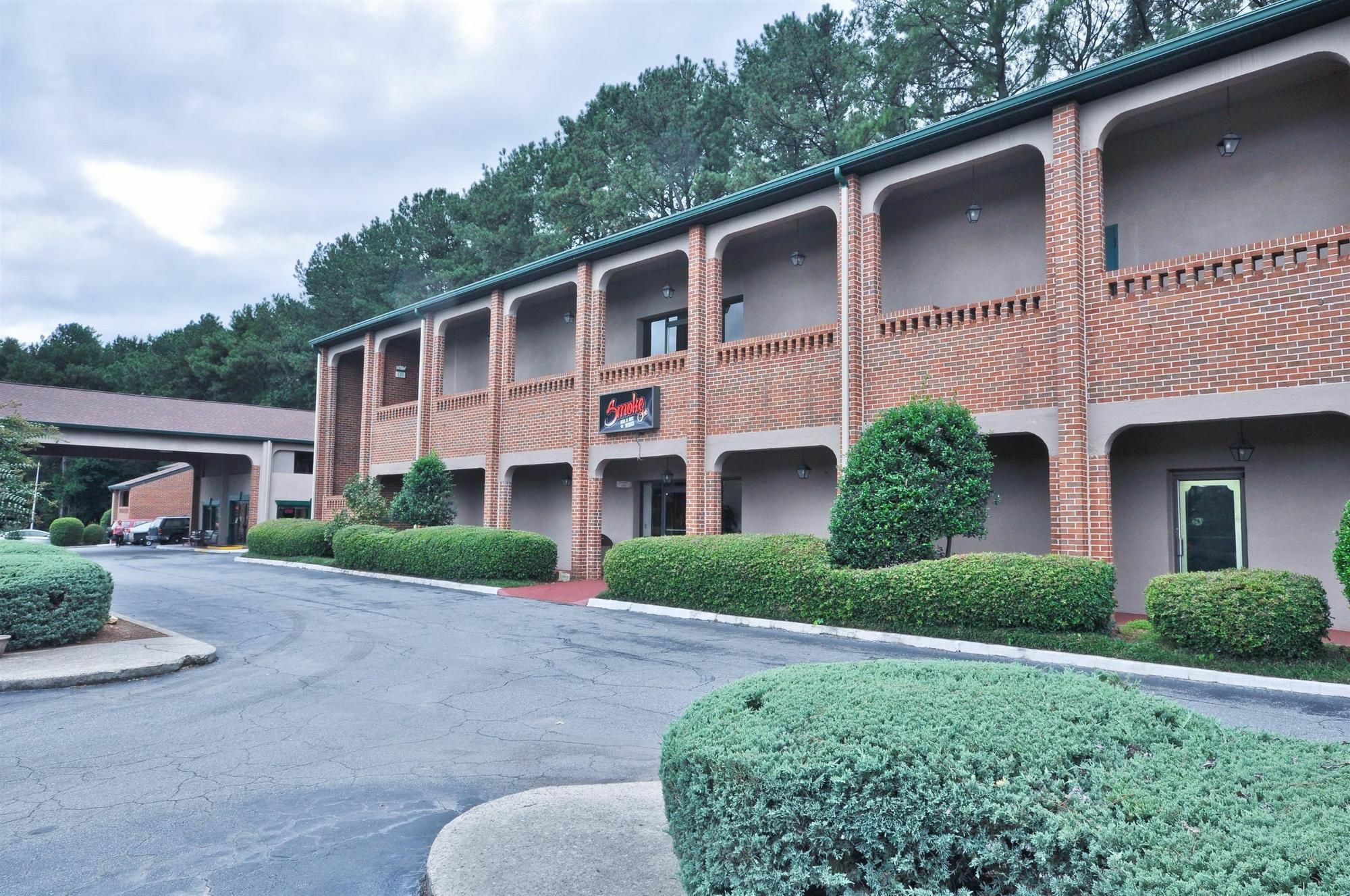 Country Hearth Inn & Suites Marietta Смирна Экстерьер фото